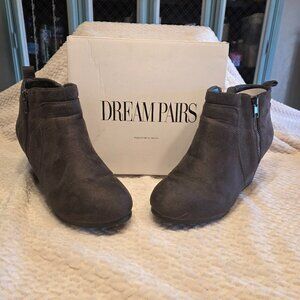 DREAM PAIRS Women's Wedge Boots Casual Fashion Side Zip Ankle Booties Sz 8 New